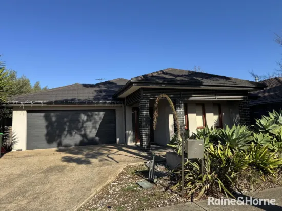 7 Lindholm Way, Williams Landing, Vic 3027