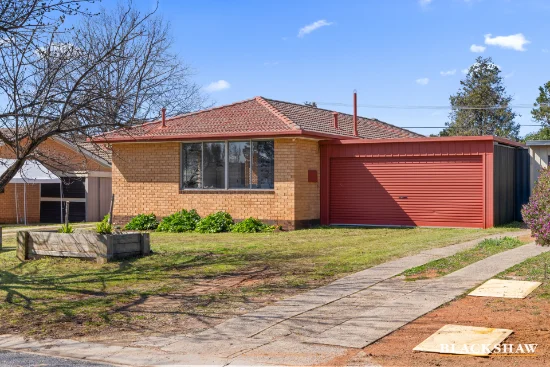7 Lindrum Crescent, Holt, ACT 2615