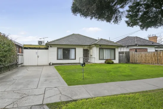 7 Lloyd Avenue, Reservoir, Vic 3073