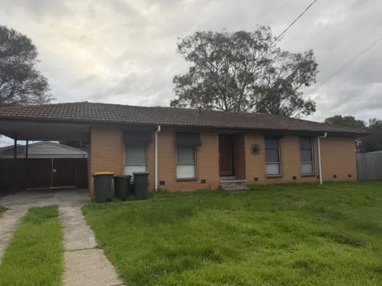 7 Lunik court, Whittington, Vic 3219