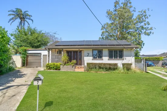 7 Lytton Place, Campbelltown, NSW 2560