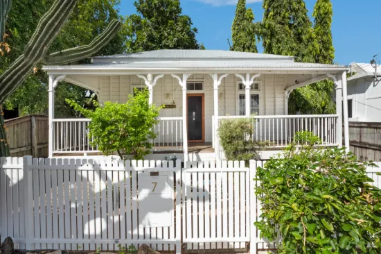 7 Maryvale Street, West End, Qld 4810