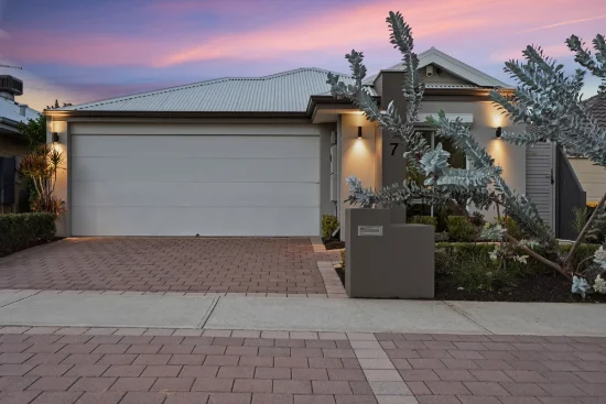 7 Mayali Bend, Banksia Grove, WA 6031