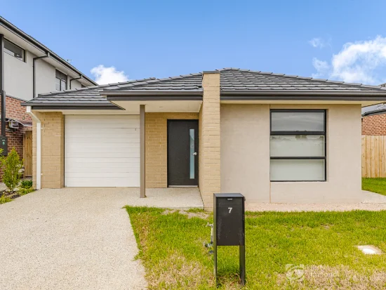 7 McCulloch Street, Melton South, Vic 3338