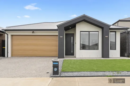 7 Momil Road, Mount Cottrell, Vic 3024