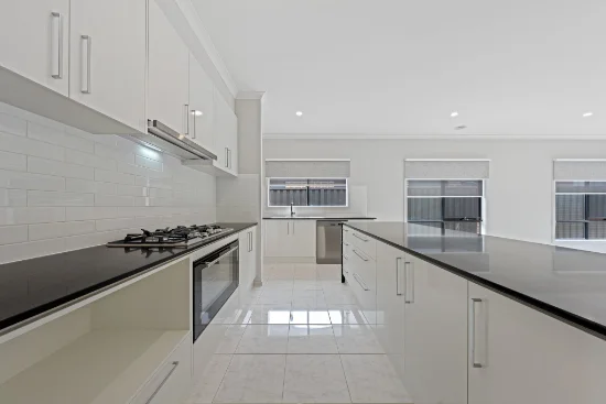 7 Niseko Crescent, Pakenham VIC 3810-Image