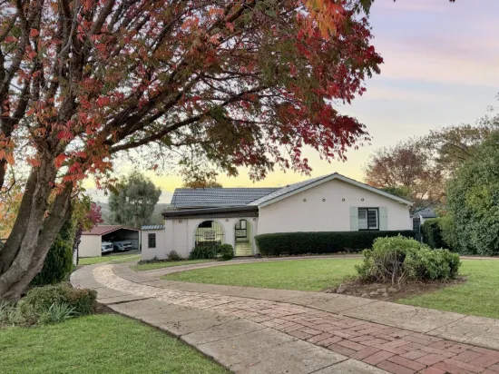 7 Normoyle Crescent, Young, NSW 2594