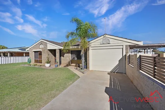 7 Oceanside Drive, Wandina, WA 6530