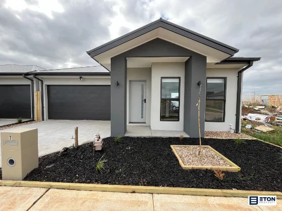 7 Palash Way, Thornhill Park, Vic 3335