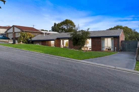 7 Parkeston Court, Para Hills, SA 5096