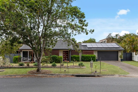 7 Parkview Place, Bridgeman Downs QLD 4035 - For Sale
