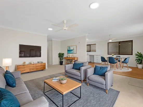 7 Pebble Court, Torquay, Qld 4655