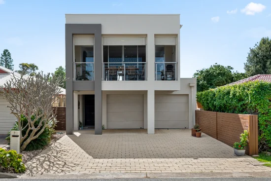 7 Perth Street, Port Noarlunga South, SA 5167 - For Sale