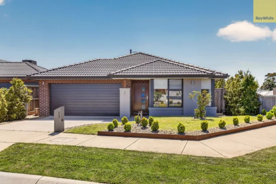 7 Pinnacle Point Road, Bacchus Marsh VIC 3340 - For Sale
