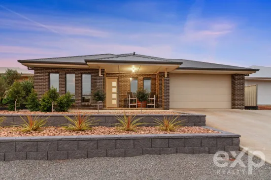 7 Pommern Way, Wallaroo, SA 5556