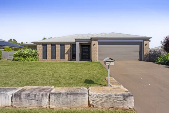 7 Quail Crescent, Highfields, Qld 4352