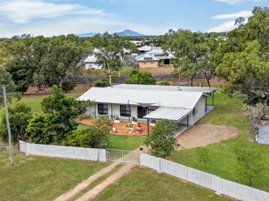 7 Rhyl Court, Mount Low, Qld 4818