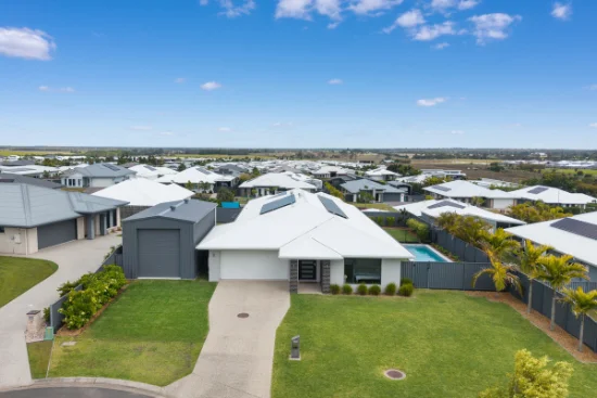 7 Rose Court, Nikenbah, Qld 4655