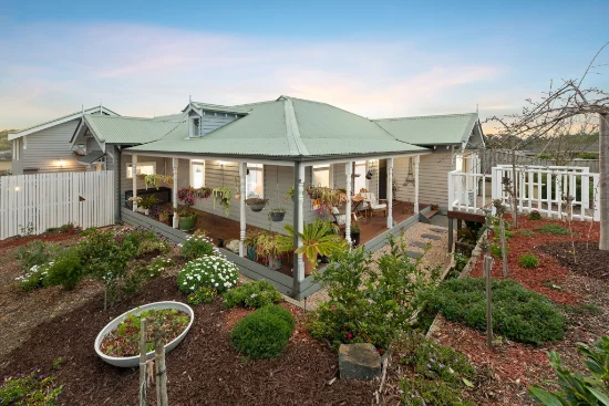 7 Saltia Drive, Doreen, Vic 3754