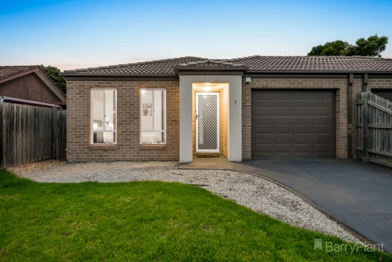 7 Savage Street, Pakenham, Vic 3810 - For Rent