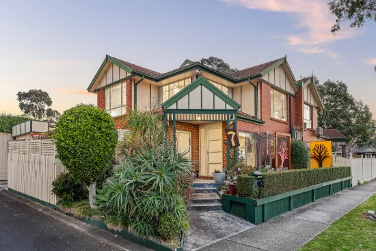 7 Scarborough Square, Mont Albert North, Vic 3129