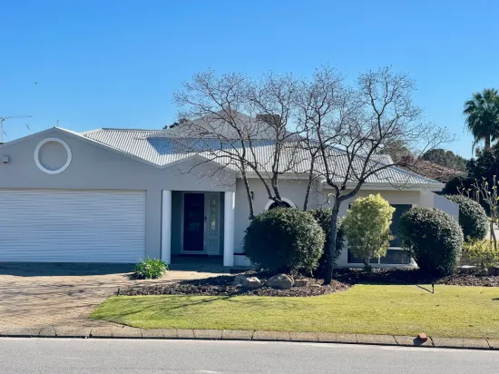 7 Sentinel Gardens, Leeming, WA 6149