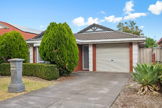 7 Seppelt Court, Woodcroft, SA 5162