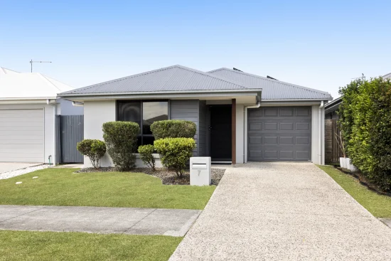 7 Silverleaf St, Palmview, Qld 4553