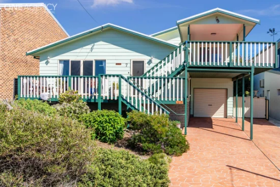 7 Surf Street, Tuross Head, NSW 2537
