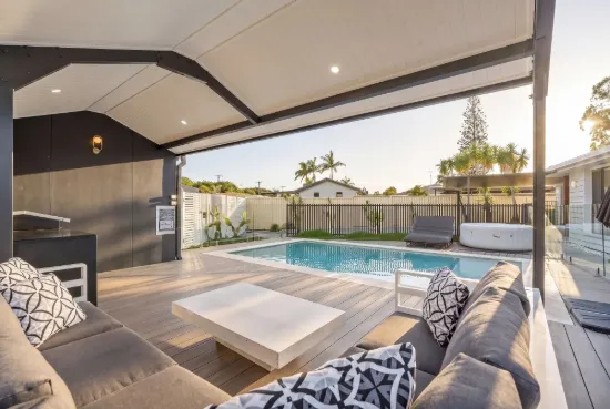 7 Tirau Place, Broadbeach Waters QLD 4218-Image