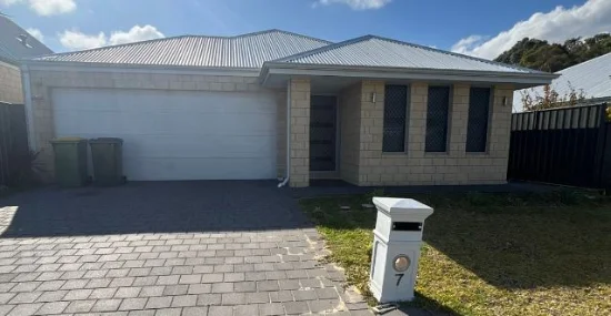 7 Tonalli Circuit, Lakelands, WA 6180
