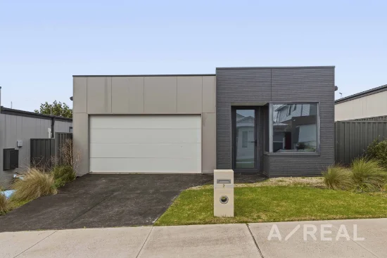 7 Verbier Road, Pakenham, Vic 3810