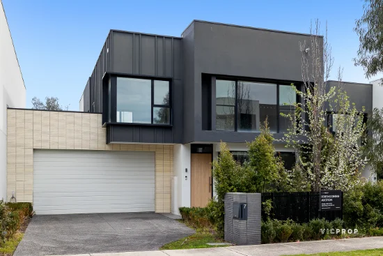 7 Verdant Crescent, Doncaster, Vic 3108 - For Rent