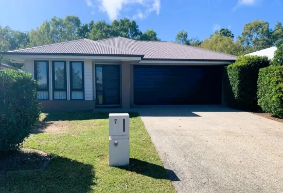7 Warilla View, Blacks Beach, Qld 4740