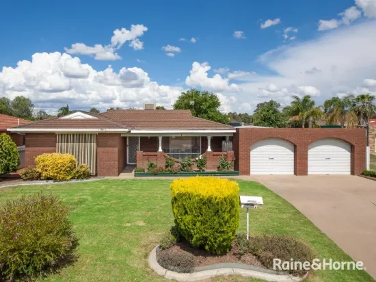 7 Warrambool Crescent, Glenfield Park, NSW 2650