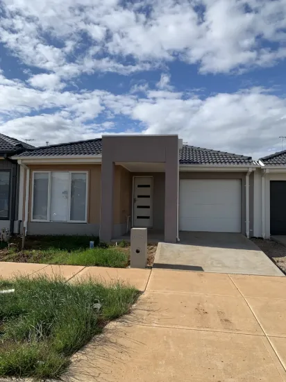 7 Waugh Street, Rockbank, Vic 3335