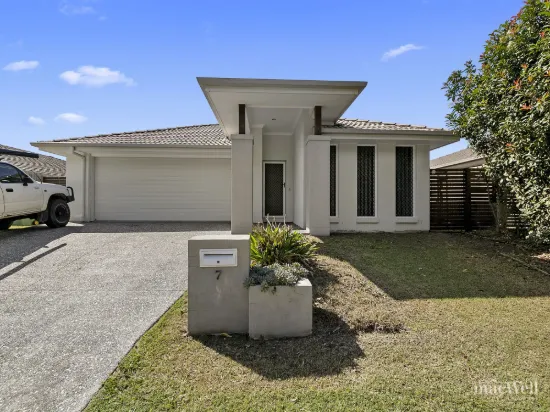 7 Whipbird Circuit, Victoria Point, Qld 4165