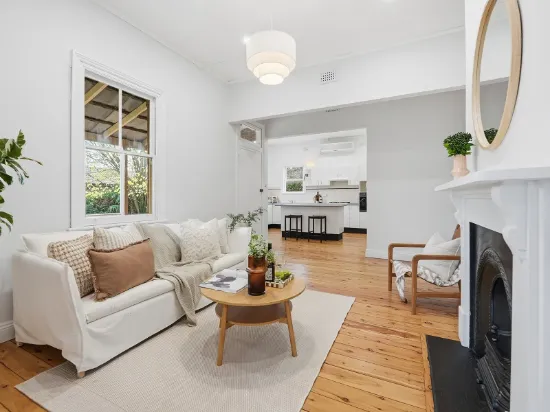 7 Wiare Circuit, Orange, NSW 2800