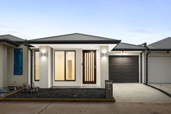 70 Coltan Avenue, COBBLEBANK VIC 3338-Image
