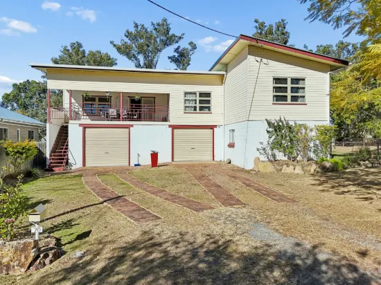 70 East Street, Esk, Qld 4312