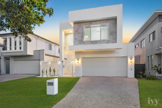 70 Harbour Rise, Hope Island, Qld 4212