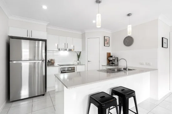 70 Spoonbill Street, Birkdale, Qld 4159 - For Rent
