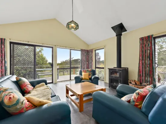 70 Tasman Highway, Bicheno, Tas 7215
