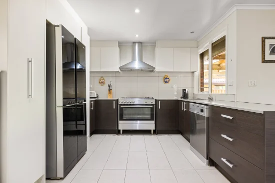 70 The Circuit, Gladstone Park, Vic 3043