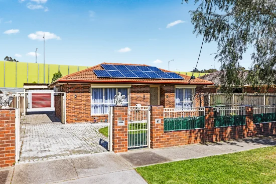 70 The Circuit, Gladstone Park, Vic 3043-Image
