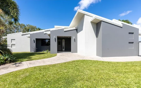 70 Victor Ave, Glenella, Qld 4740