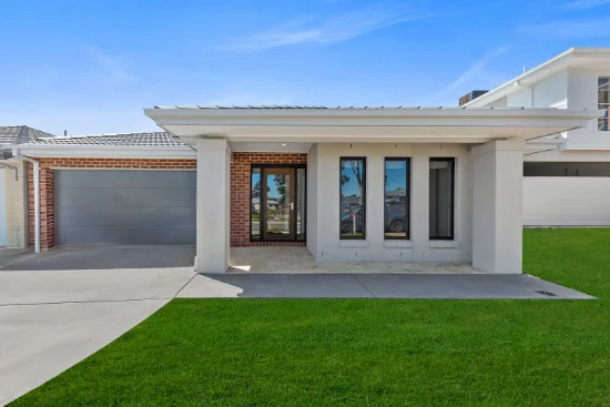 71 Langer Circuit, Cranbourne VIC 3977-Image