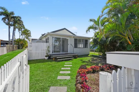 72 Bathurst Street, Elliott Heads, Qld 4670