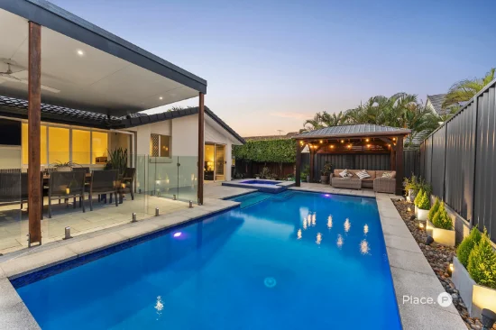 72 Cadogan Street, Carindale, Qld 4152