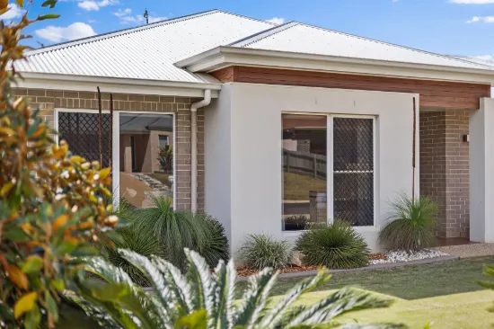 72 Entabeni Drive, Kearneys Spring, Qld 4350